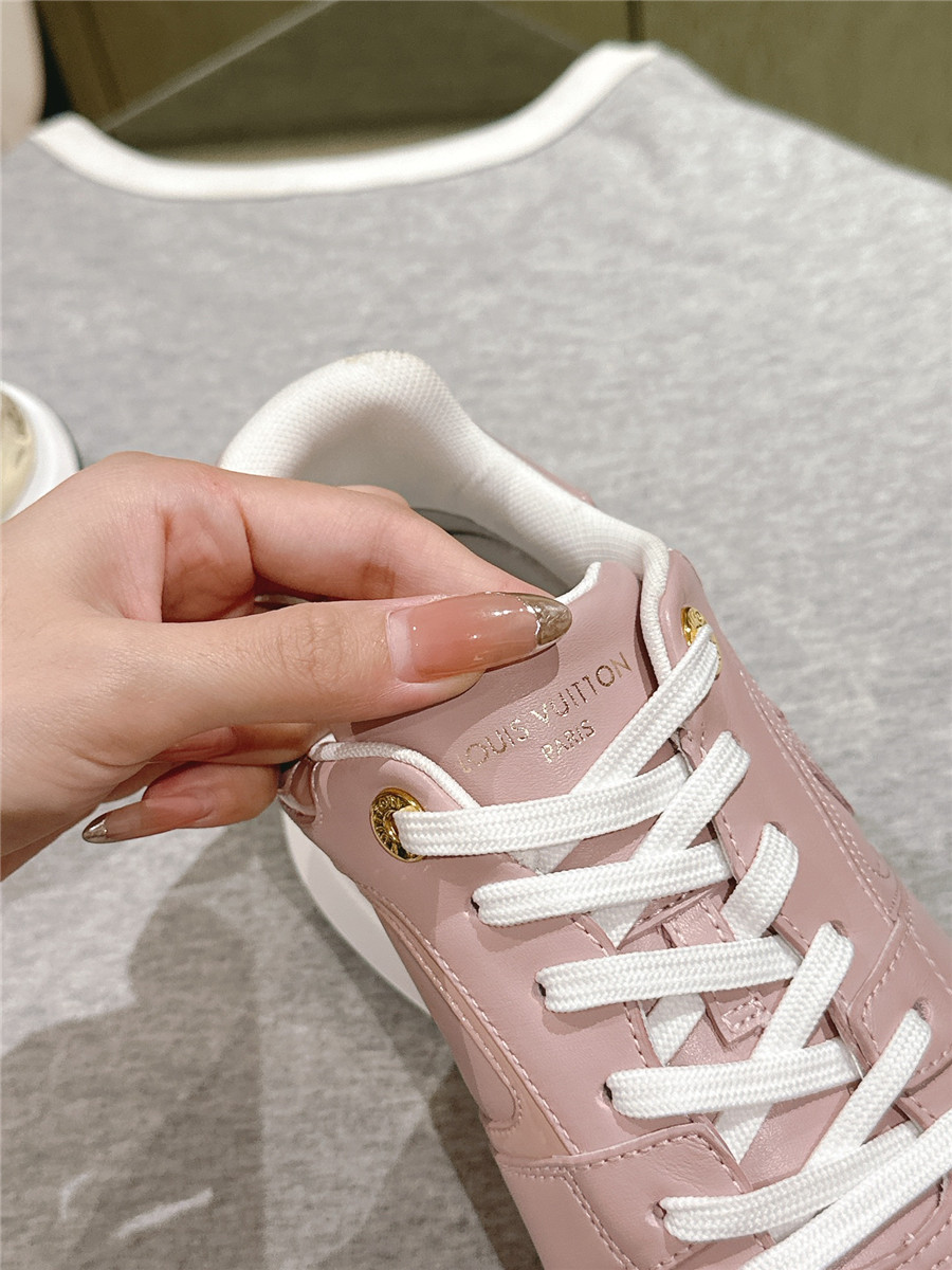 l0vis Vvtt0n lv women runaway sneakers