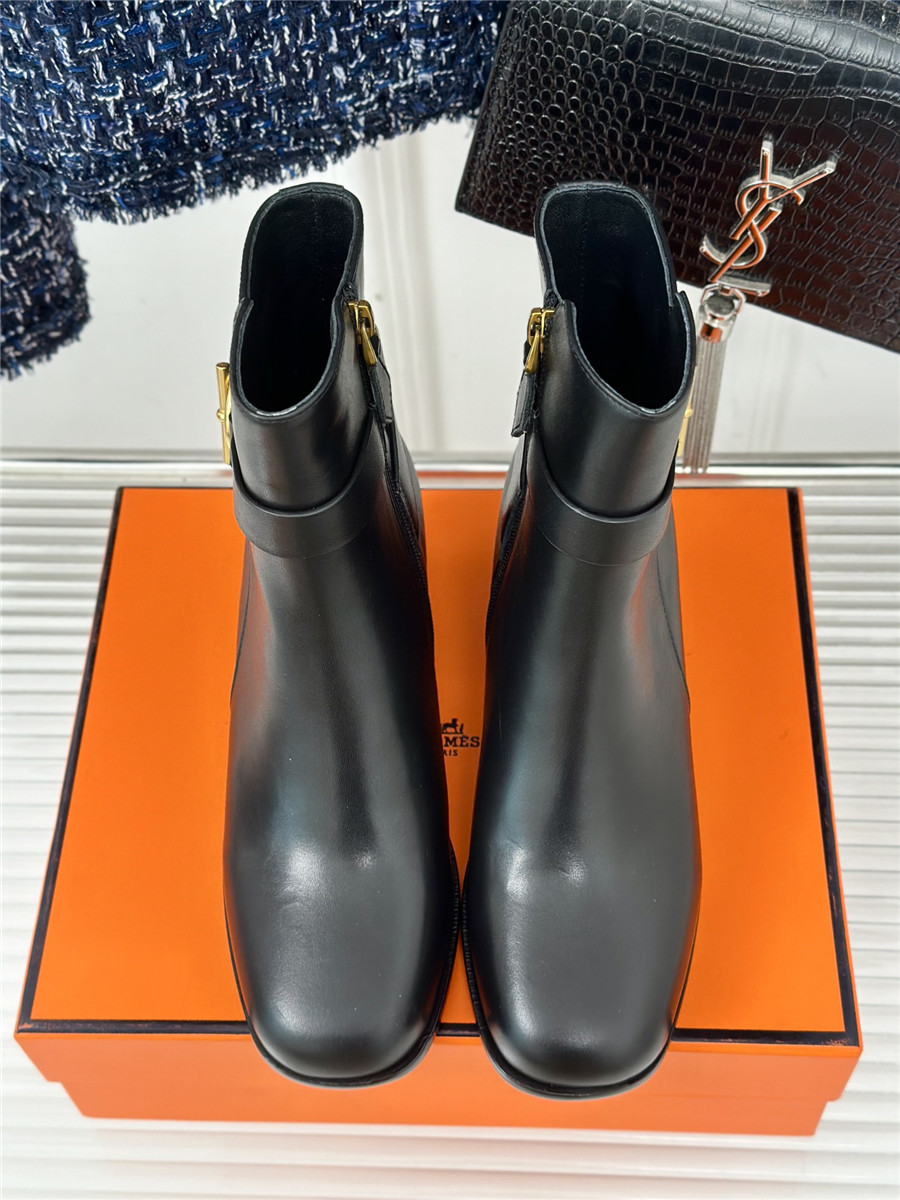 H**me5 chunky heel ankle boots