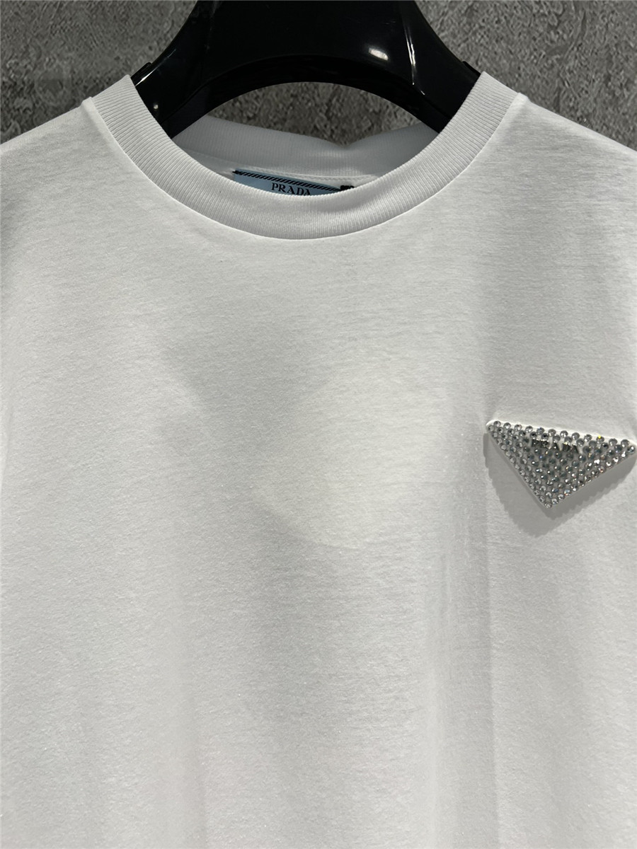 pra*a D1am0nd triangle logo t shirt