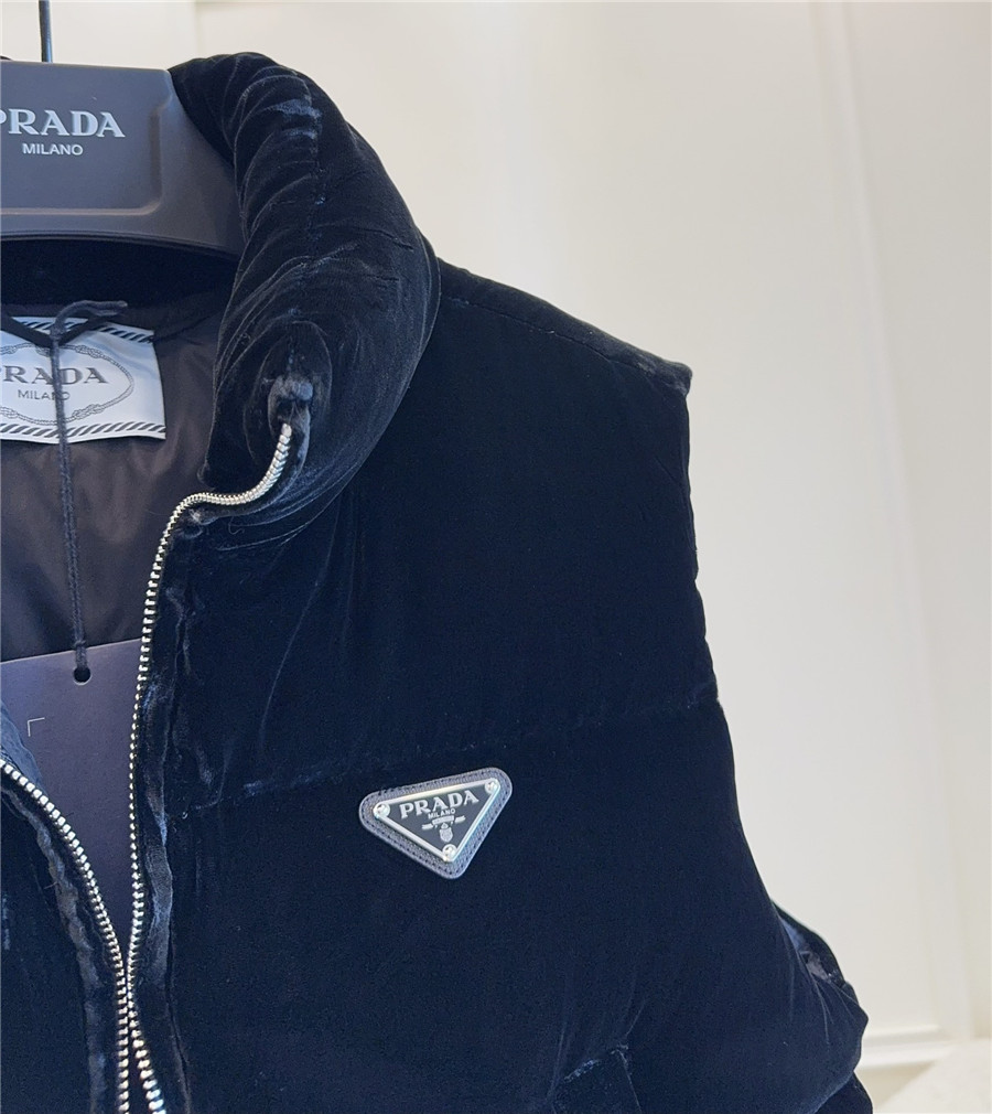 Pra*a velvet down vest