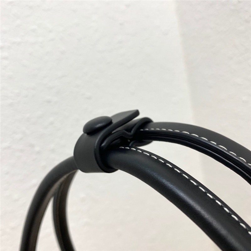 b0tt*ga Ven*ta black calfskin arco tote bag