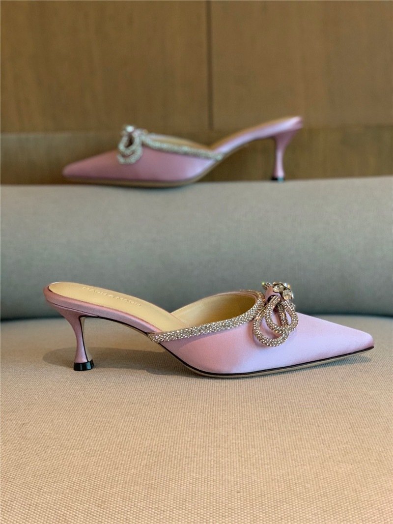 &  Rhinestone bow half drag high heels