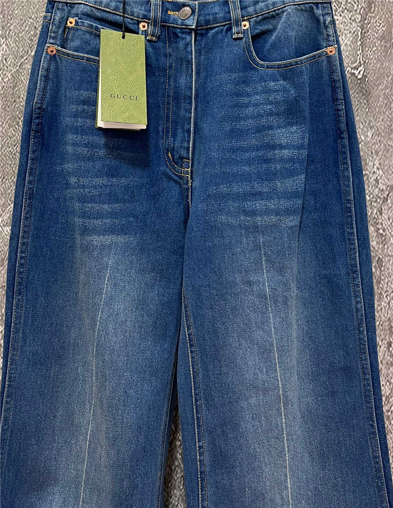 Gvc*1 high waist embroidered logo jeans