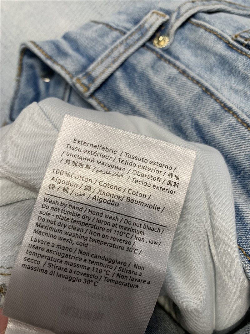 Va1e*ntin0 v logo jeans