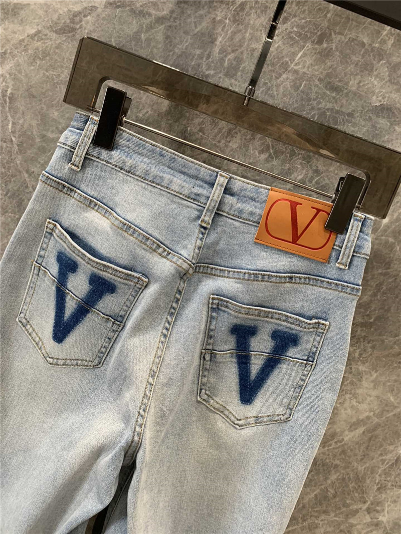 Va1e*ntin0 v logo jeans