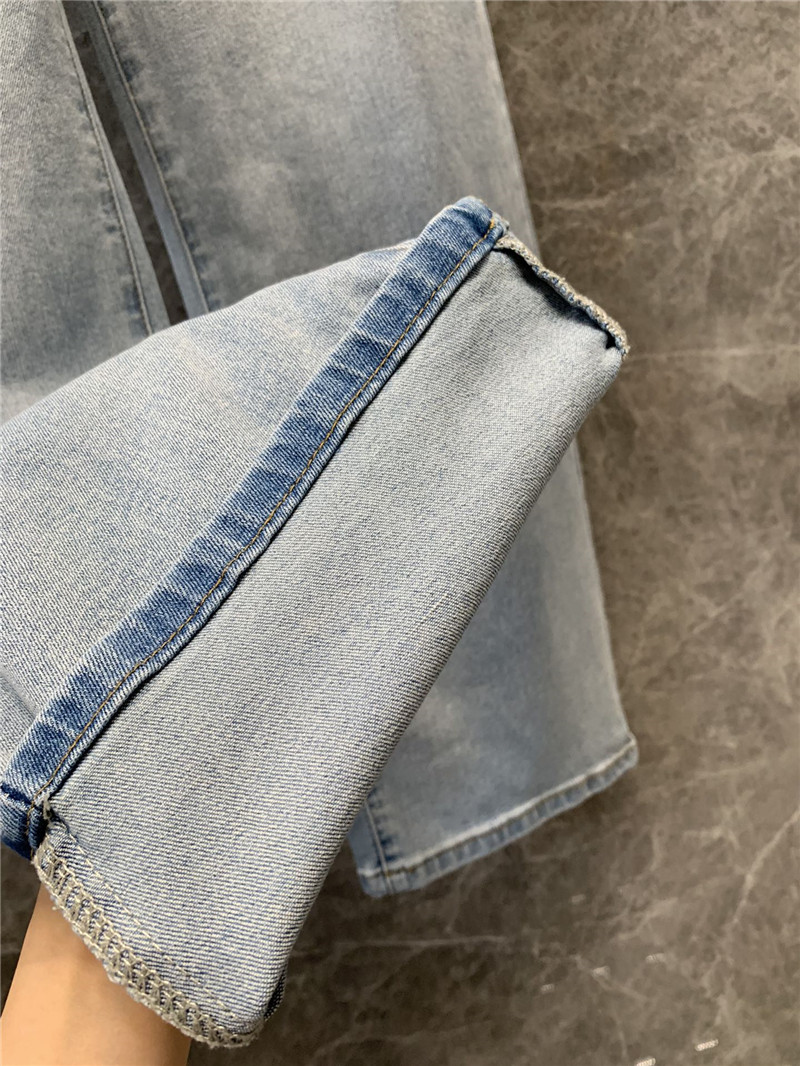 Va1e*ntin0 v logo jeans