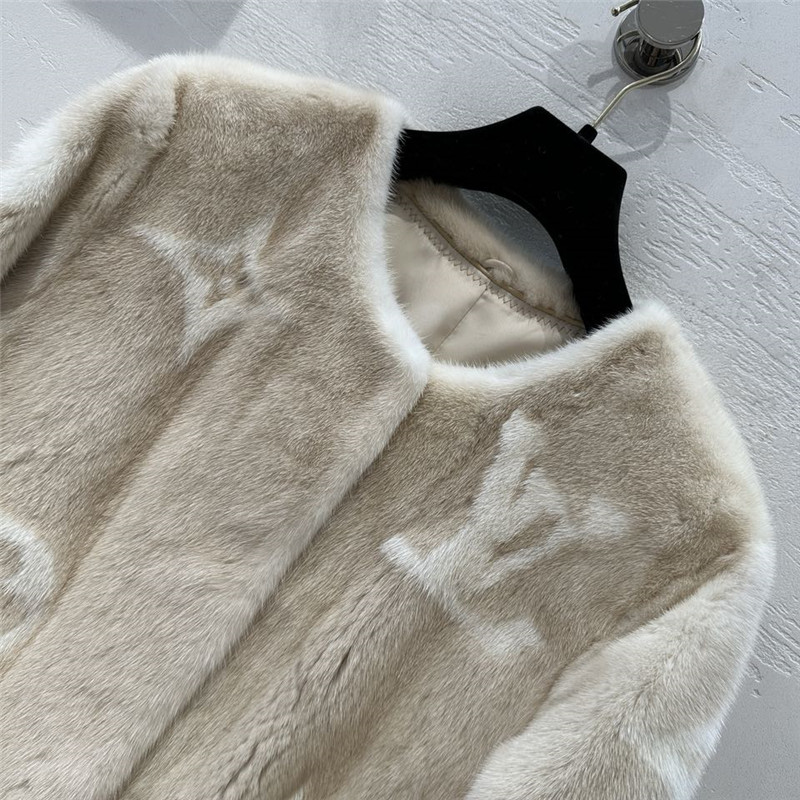 l0vis Vvtt0n lv short mink jacket