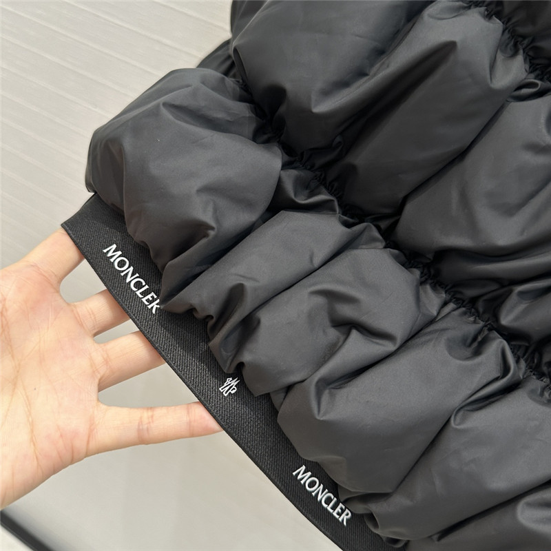 Moncler Medonte Short Down Jacket