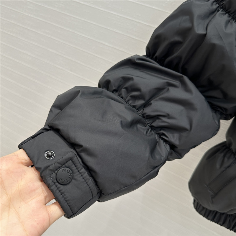 Moncler Medonte Short Down Jacket