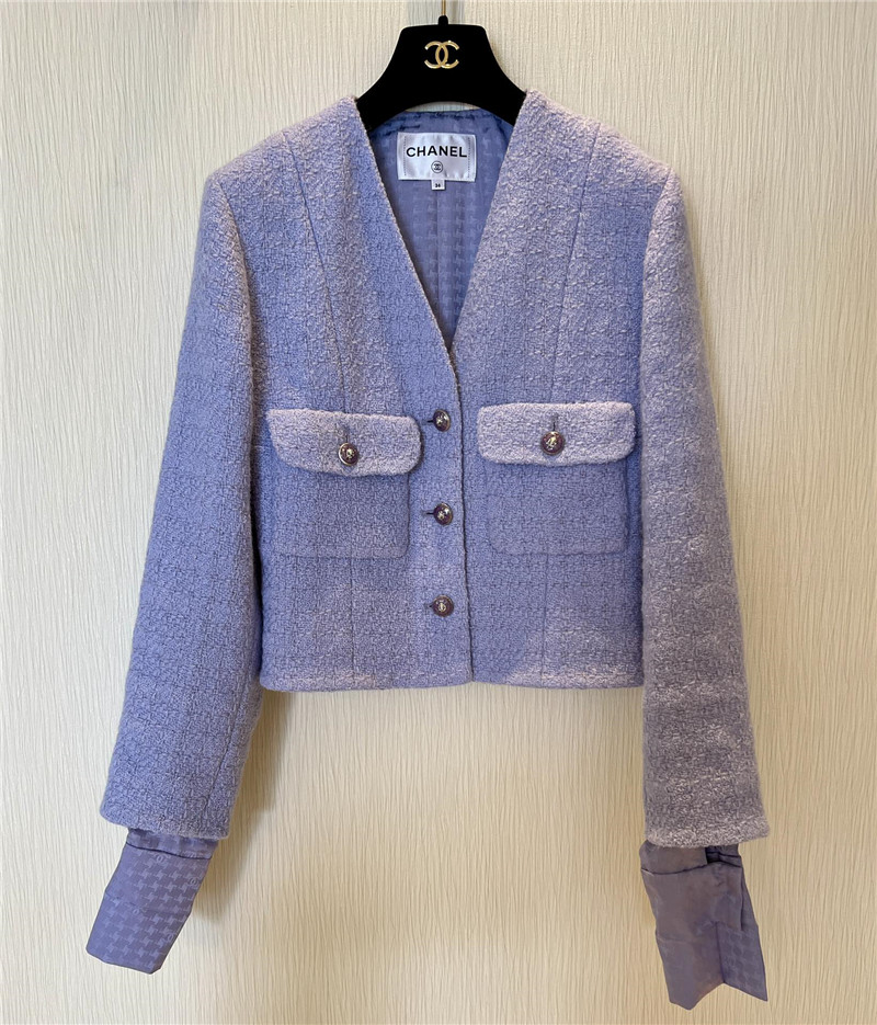 Chanel V-neck classic tweed jacket