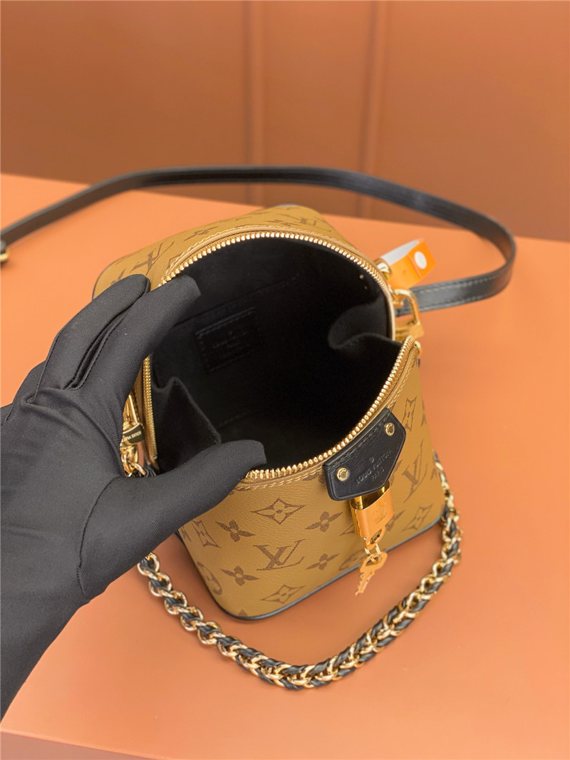 l0vis Vvtt0n lv just in case bag