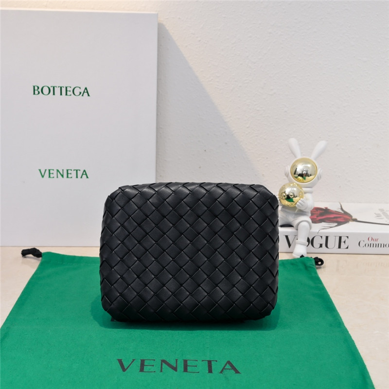 b0tt*ga Ven*ta parachute leather shoulder bag
