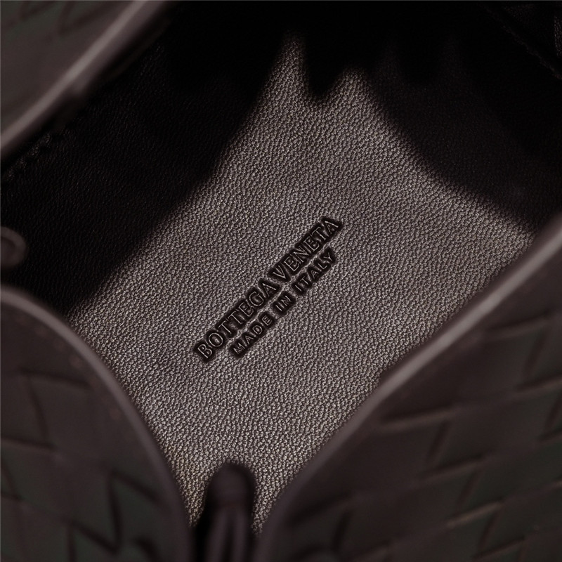 b0tt*ga Ven*ta parachute leather shoulder bag