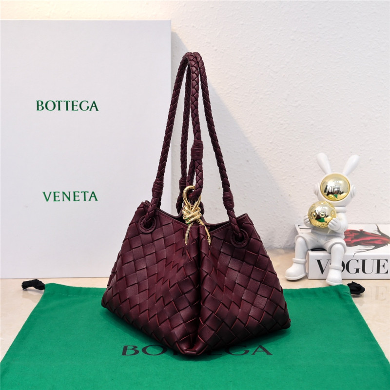 b0tt*ga Ven*ta parachute leather shoulder bag