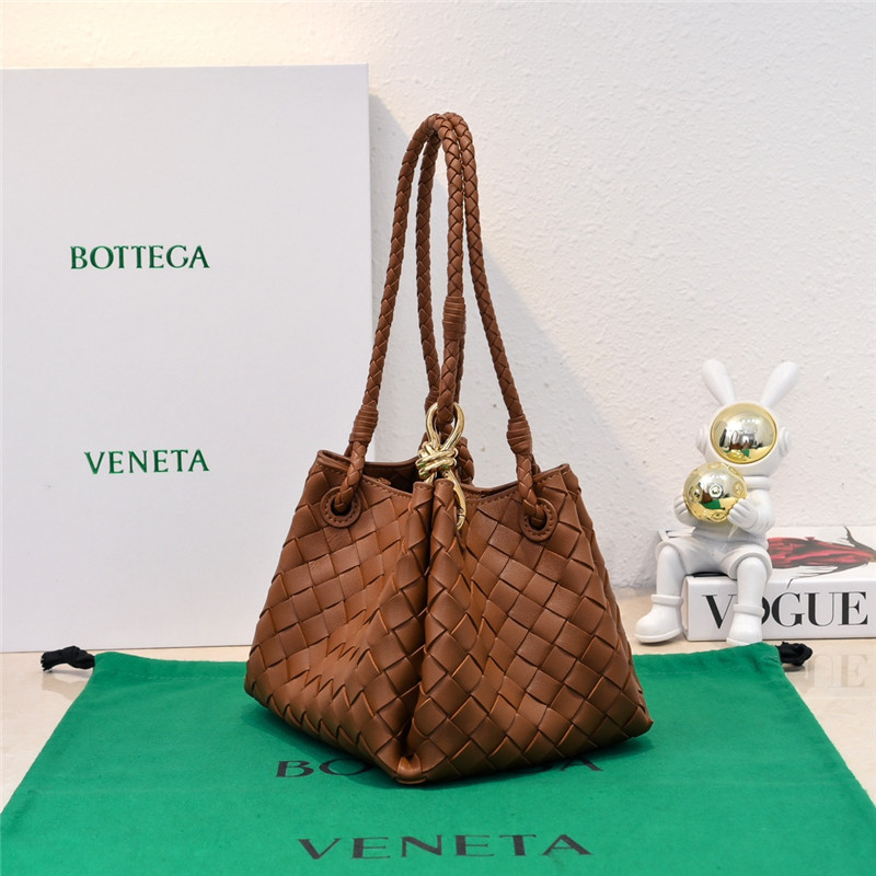 b0tt*ga Ven*ta parachute leather shoulder bag