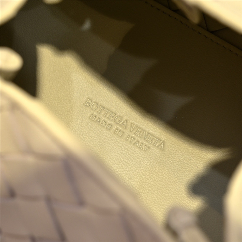 b0tt*ga Ven*ta parachute leather shoulder bag