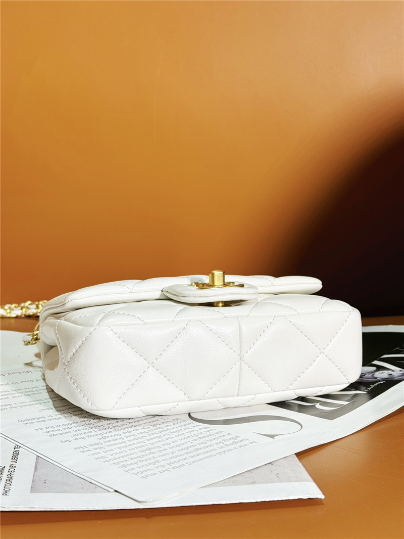 Ch**el pearl white classic cf bag small