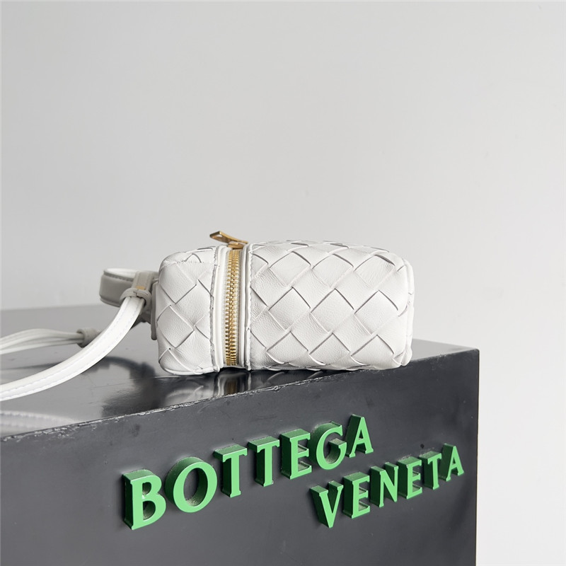 b0tt*ga Ven*ta woven zip crossbody bag