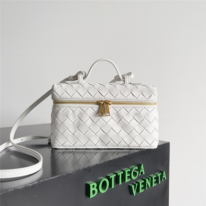 b0tt*ga Ven*ta woven zip crossbody bag