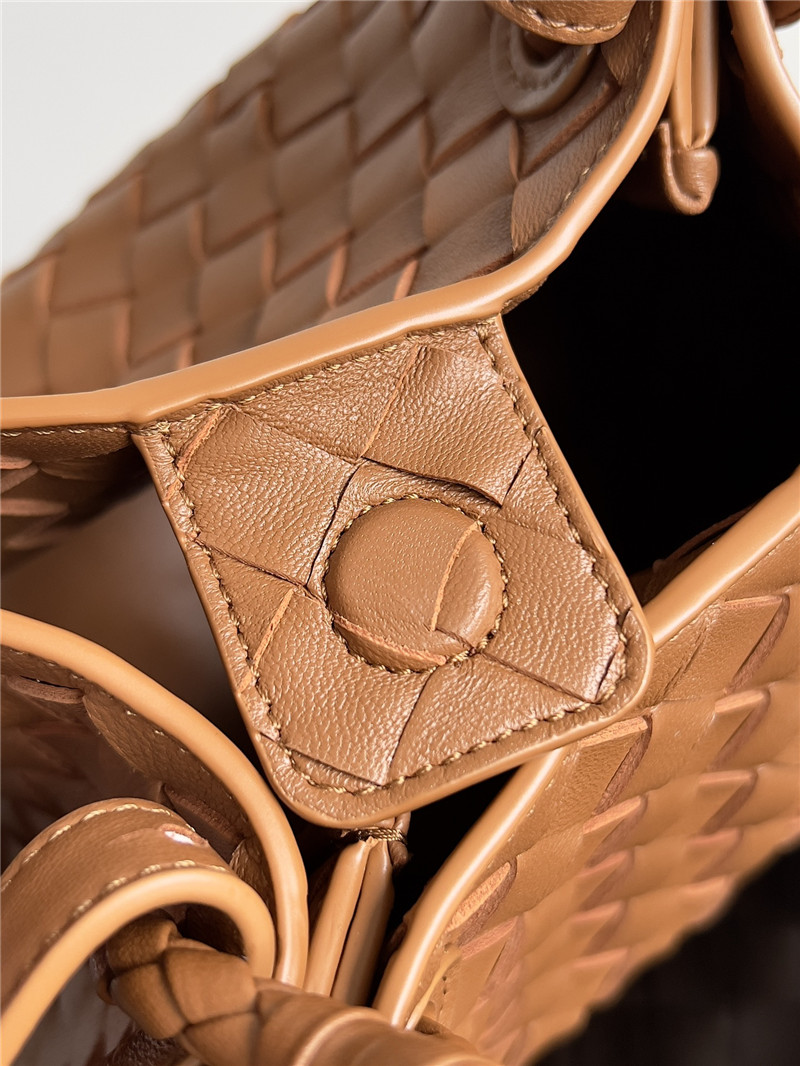 b0tt*ga Ven*ta small andiamo parachute bag in apricot