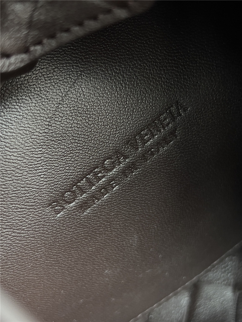 b0tt*ga Ven*ta andiamo parachute bag in brown