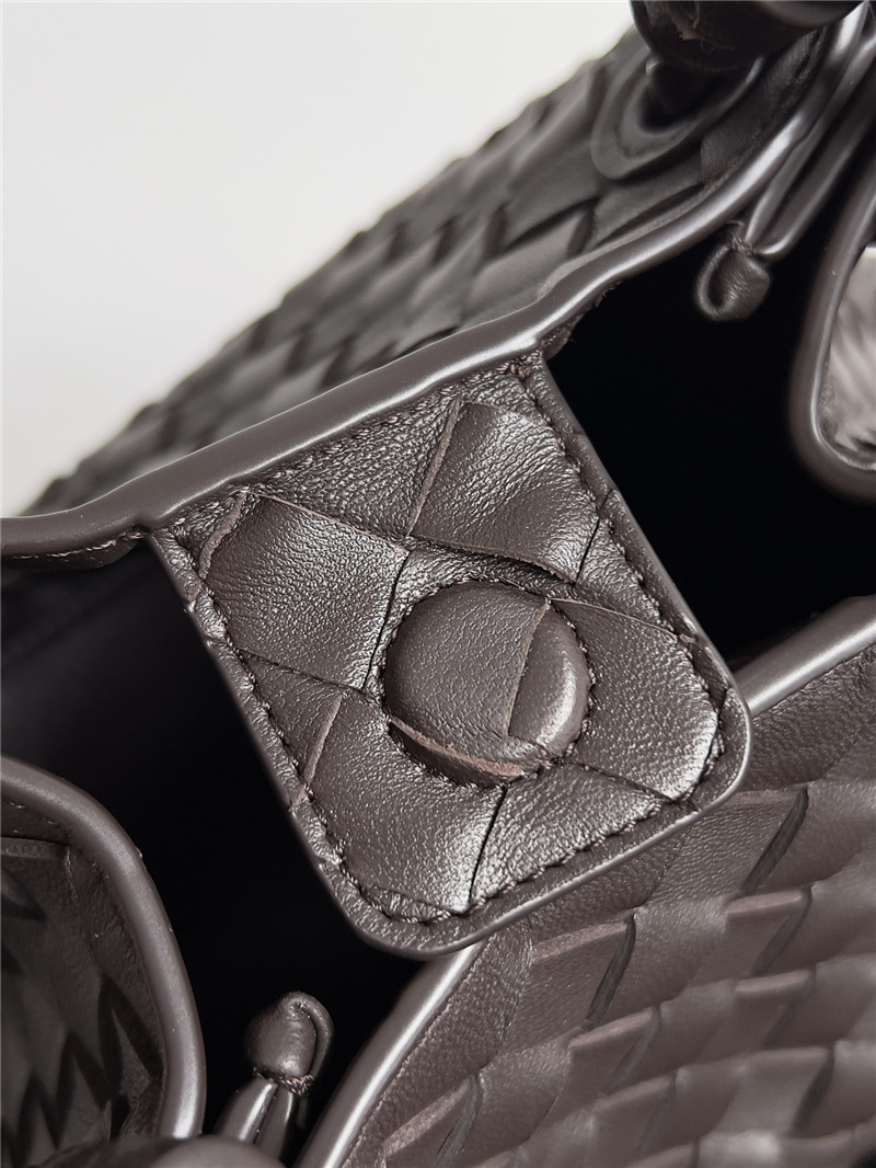 b0tt*ga Ven*ta andiamo parachute bag in brown