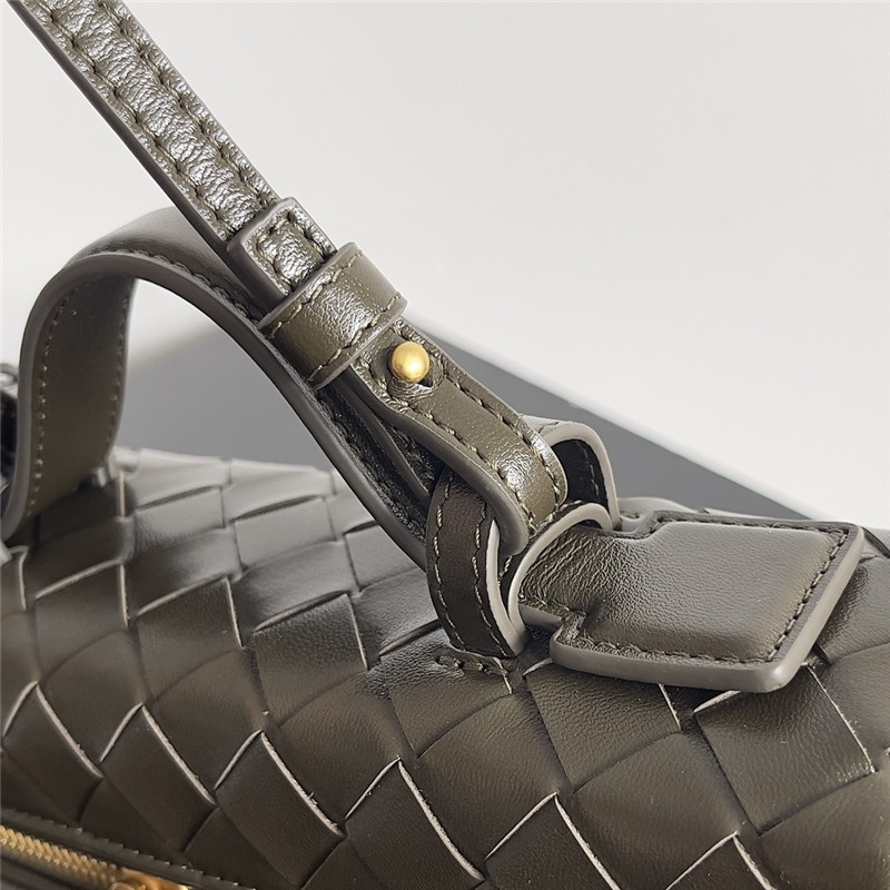 b0tt*ga Ven*ta woven zip crossbody bag