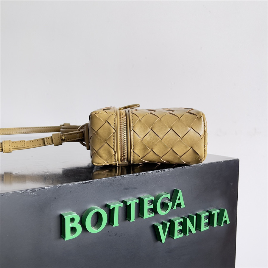 b0tt*ga Ven*ta woven zip crossbody bag
