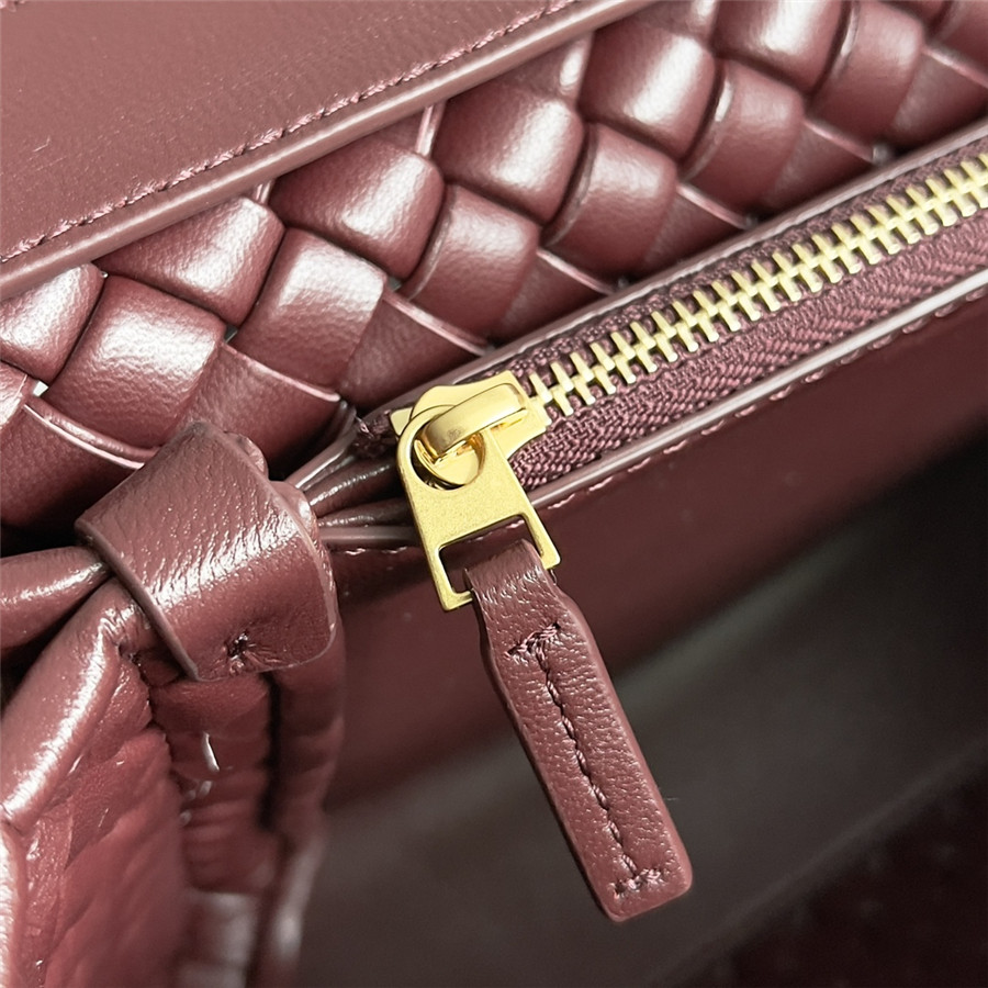 b0tt*ga Ven*ta patti top handle bag