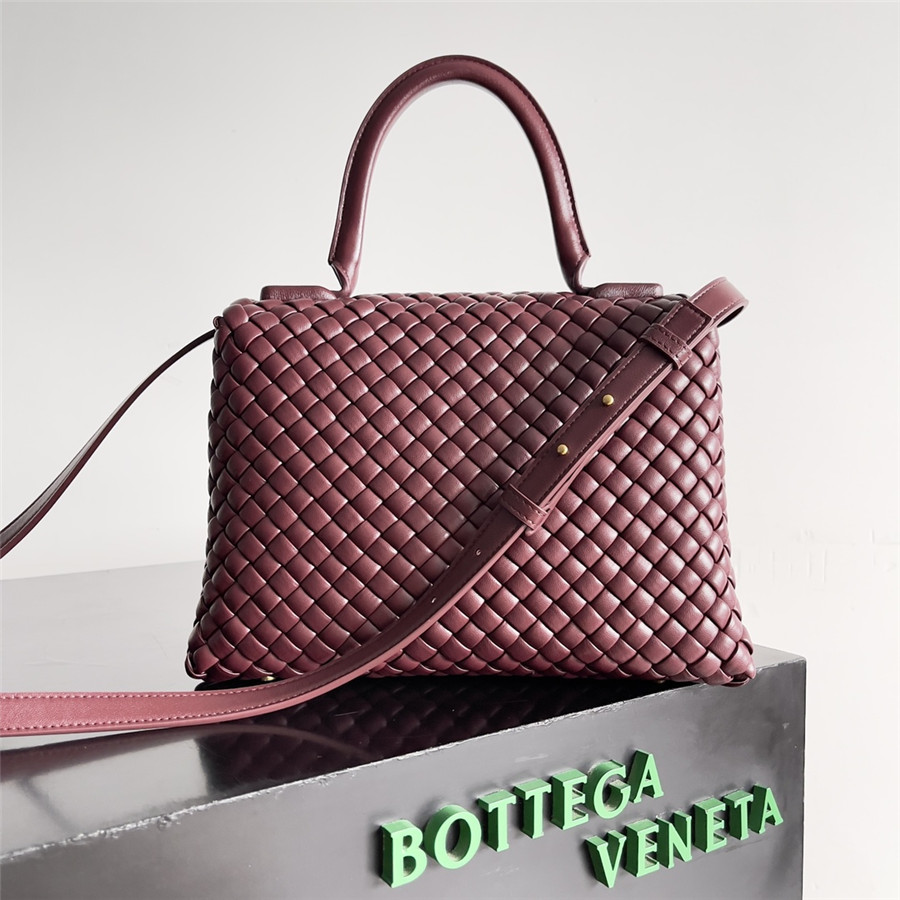 b0tt*ga Ven*ta patti top handle bag