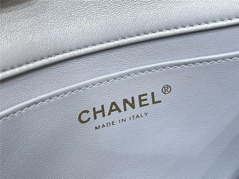 Ch**el blue logo pearl chain bag small