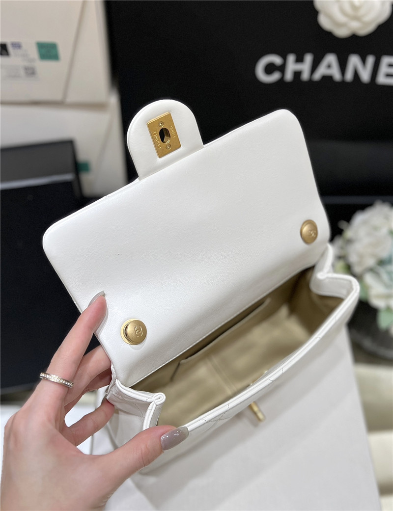 Ch**el logo pearl chain bag