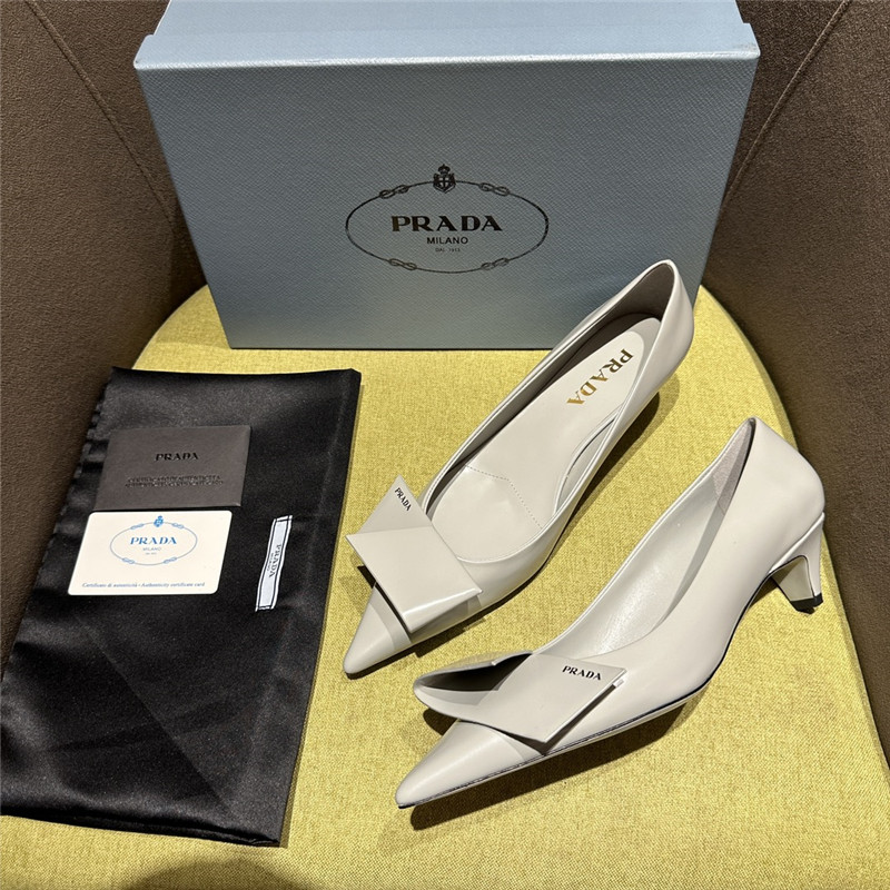 Pra*a new spring and summer sandals