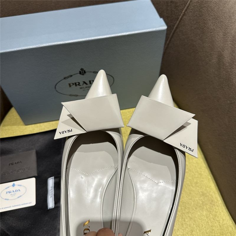 Pra*a new spring and summer sandals