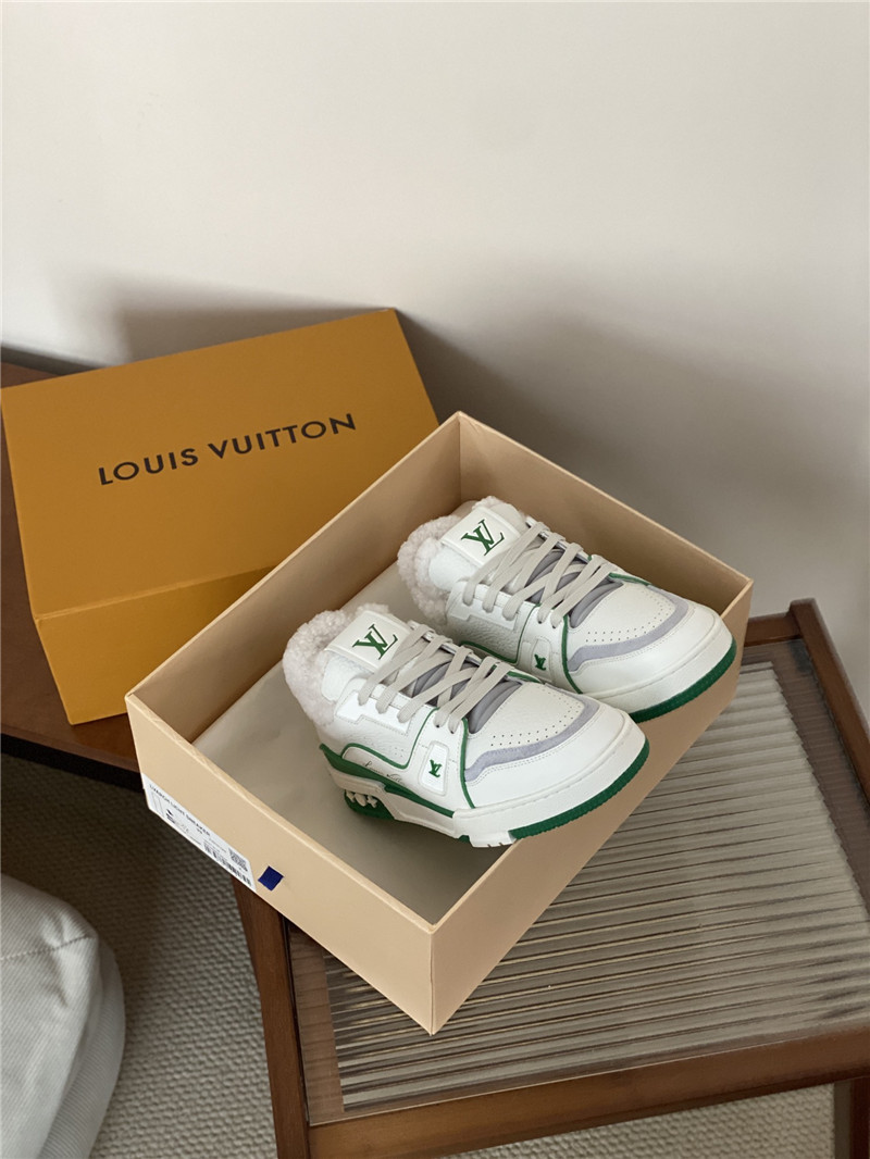 l0vis Vvtt0n lv trainer fur sneakers in white