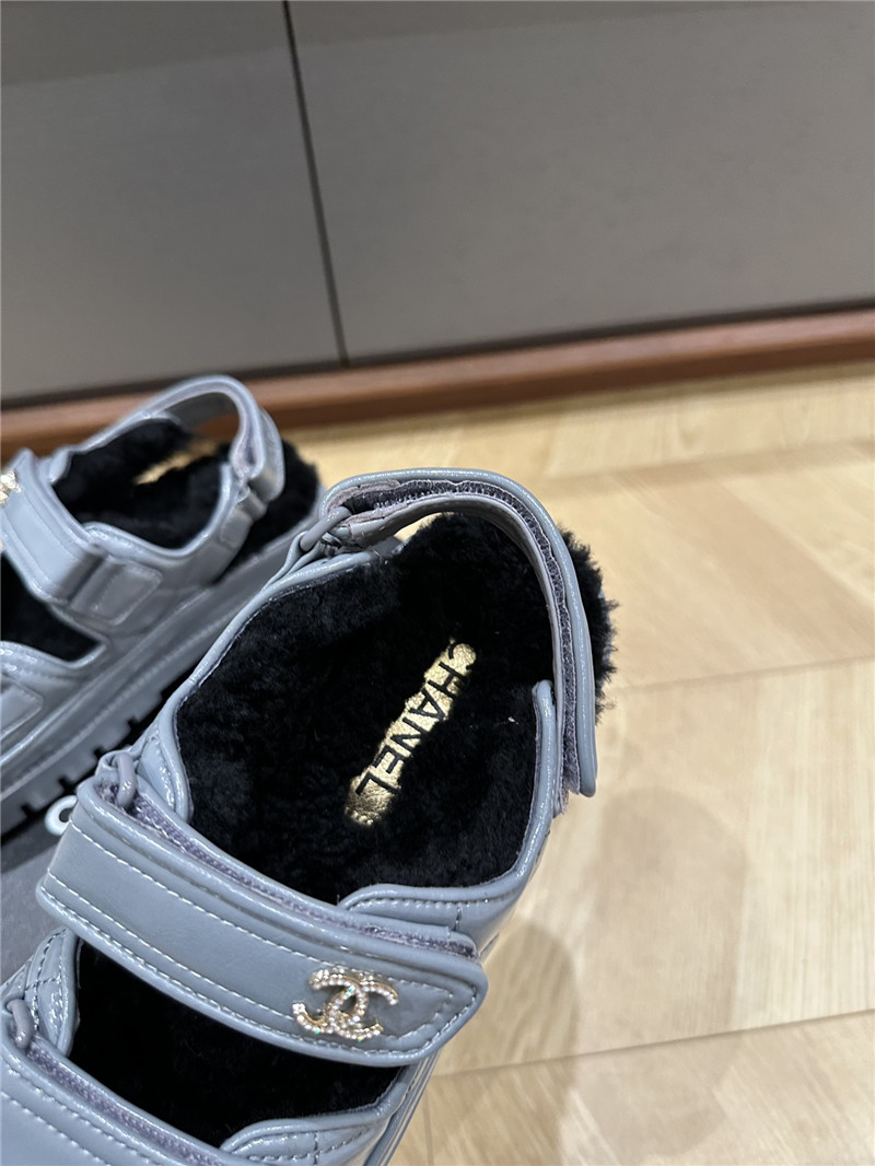 Ch**el new wool beach sandals