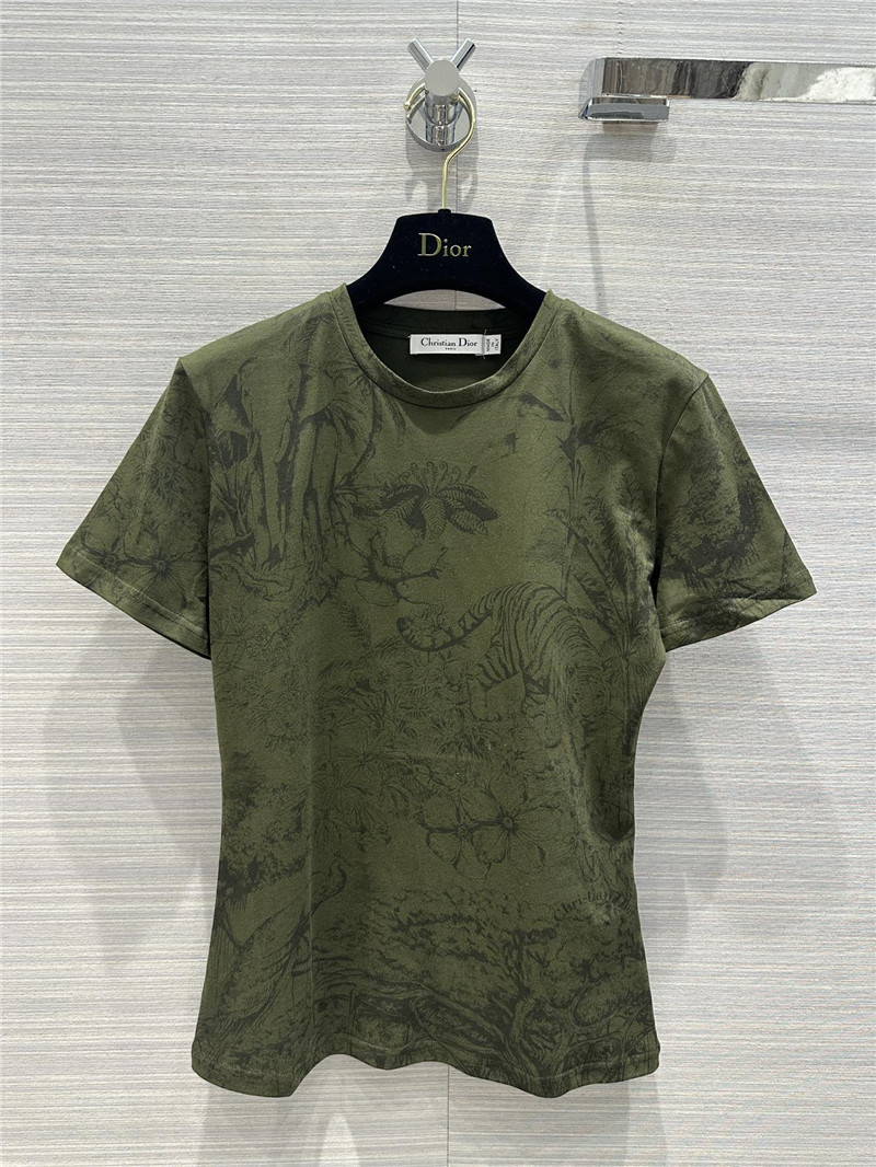 D10r military green t-shirt