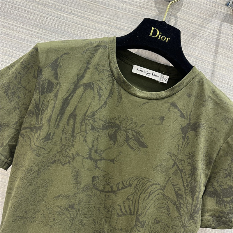 D10r military green t-shirt