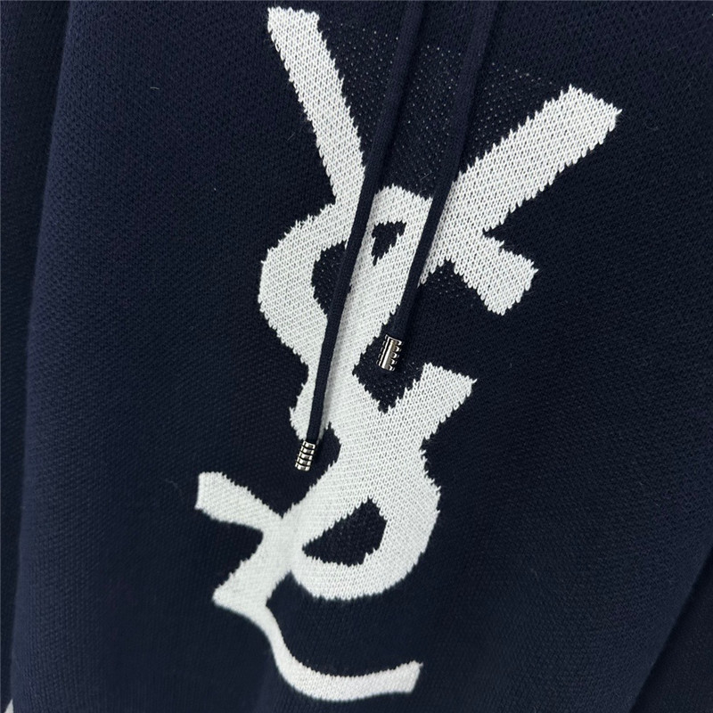 Y51 hooded logo sweater