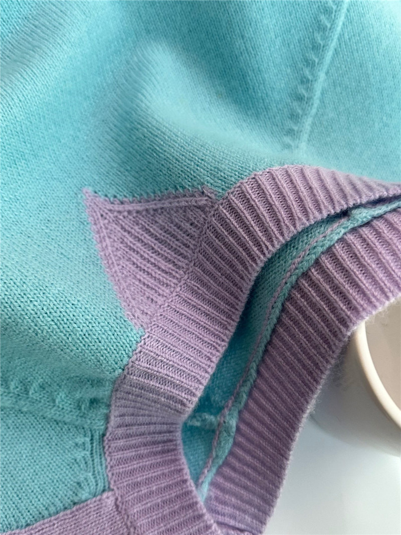 Ch**el color block pullover logo sweater