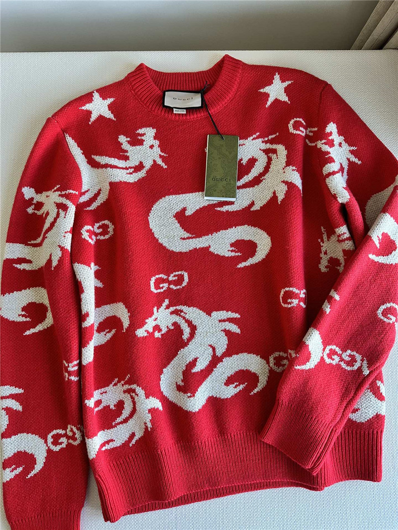 Gvc*1 red dragon neck sweater