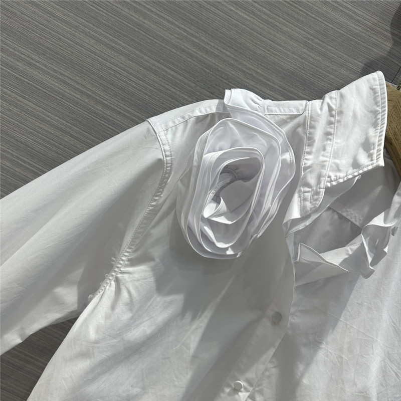 Va1e*ntin0 early spring new white rose shirt