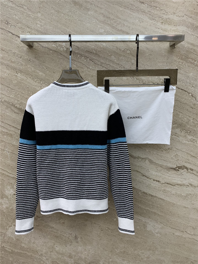 Ch**el contrast wool cardigan in white