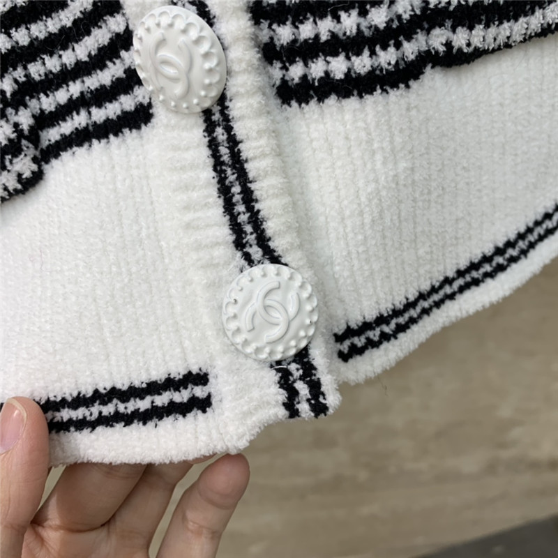 Ch**el contrast wool cardigan in white