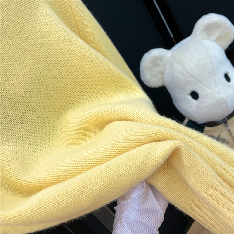 Pra*a crew neck knit sweater in yellow