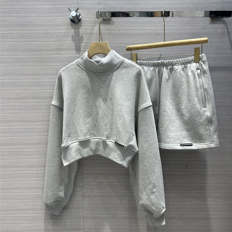 A1exa*der wang short sweatshirt + small skirt suit