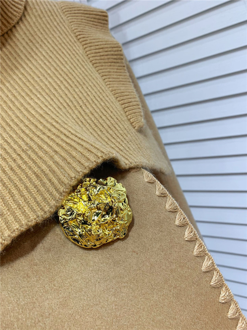 Y51 wool mid-length coat with rose gold buttons