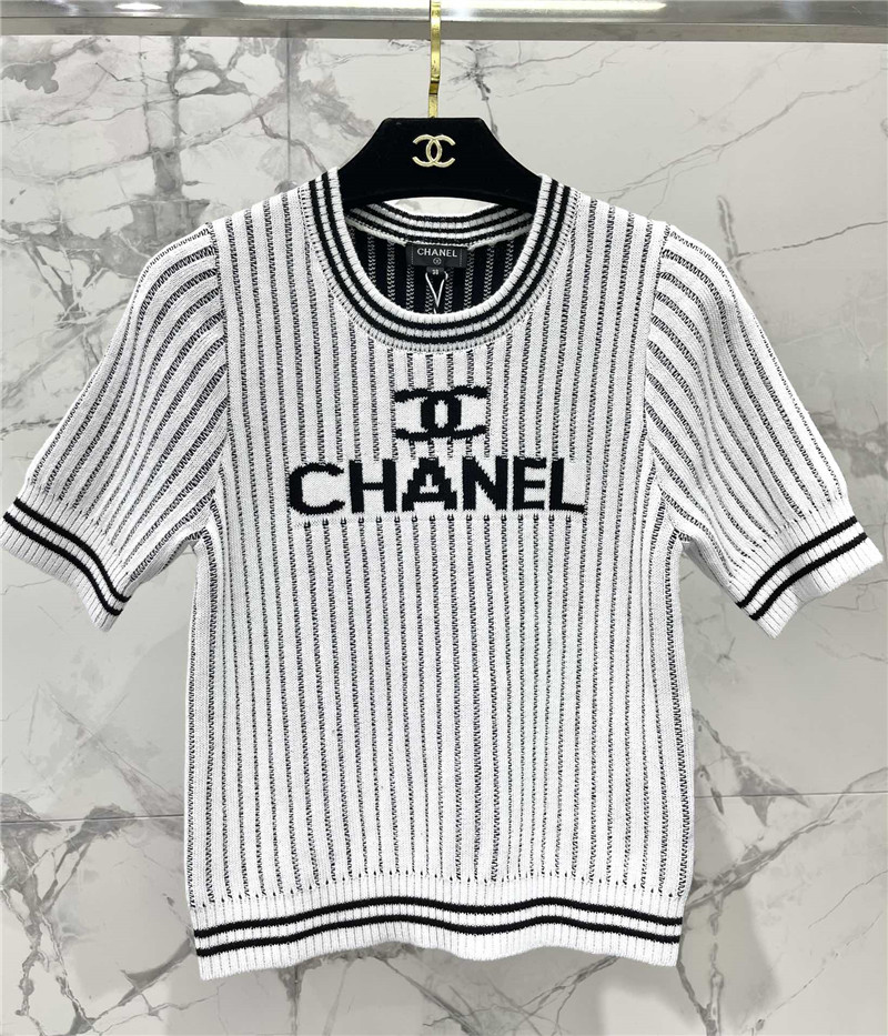 Ch**el vertical striped logo sweater white