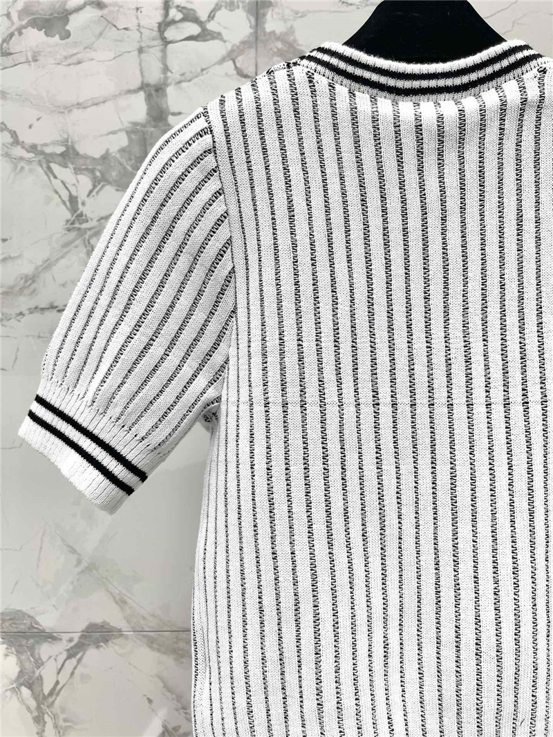 Ch**el vertical striped logo sweater white