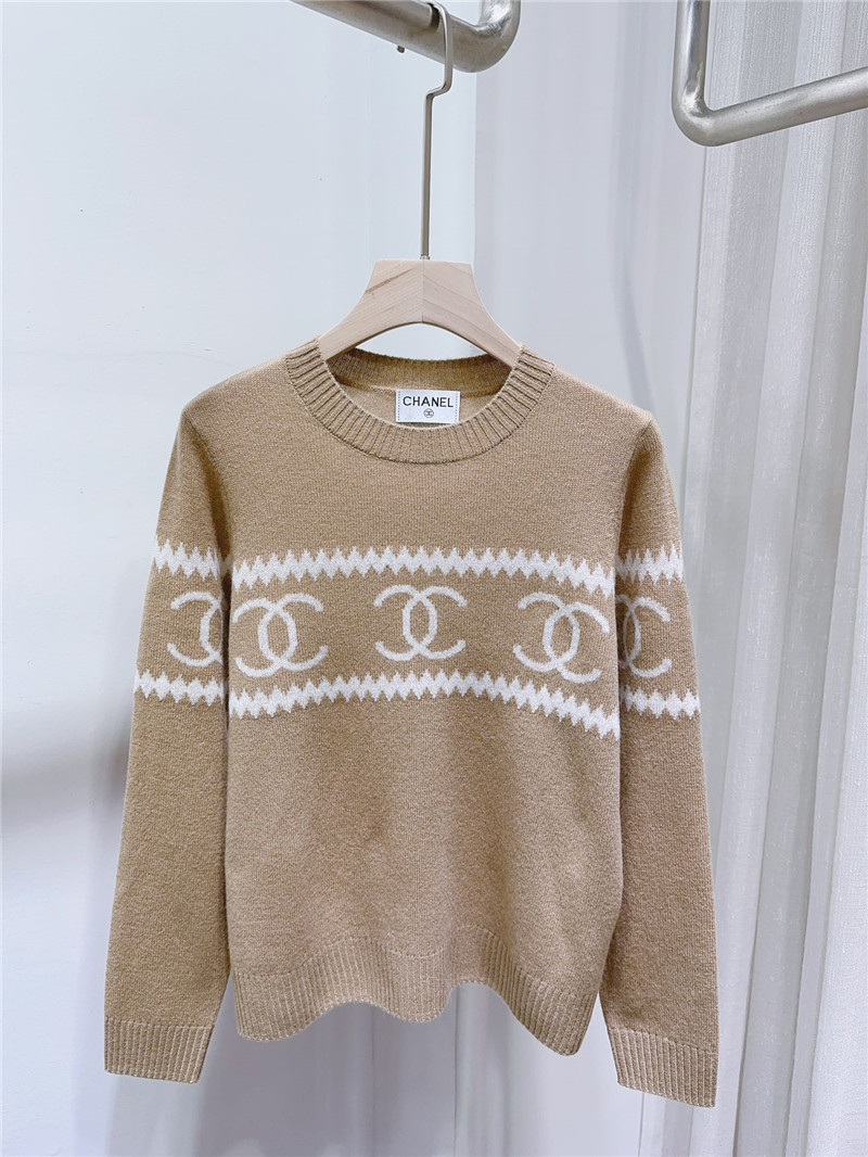 Chanel Logo Cashmere Sweater in Elegant Brown
